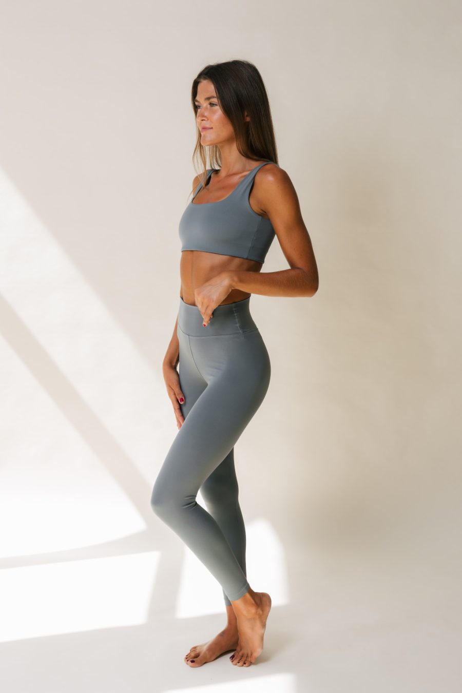Movement Basic Top in Warm Gray - Image 4